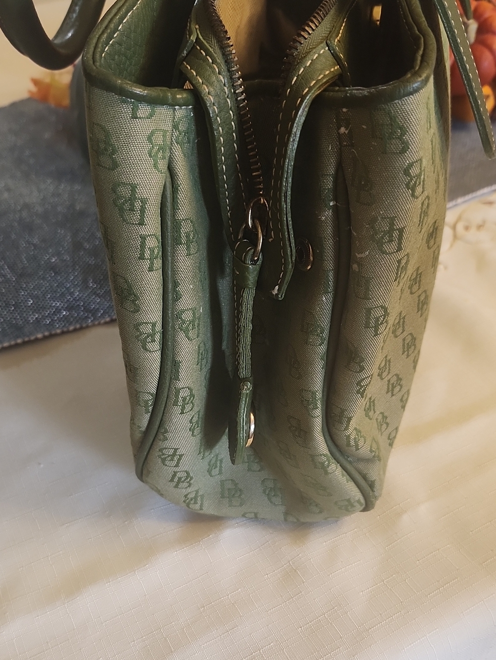 Vintage Dooney & Bourke Tote - Picture 2 of 12
